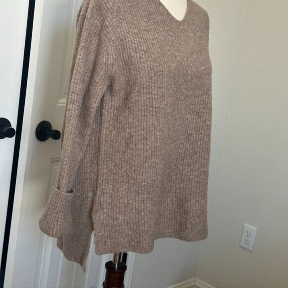 Premium Lambswool Ribbed V Neck Sweater Uniqlo M - Picture 3 of 6